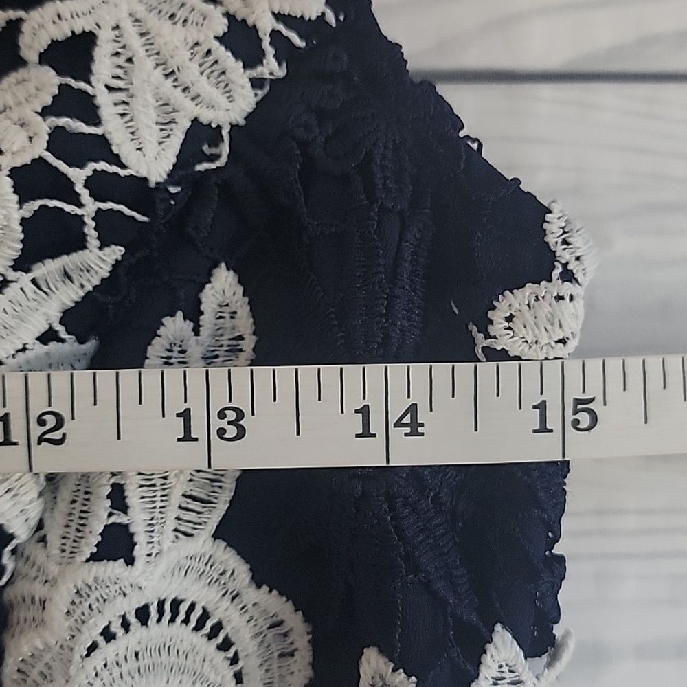 Banana Republic crocheted lace sheath dress - navy & white Women's Size 2 - Picture 11 of 13